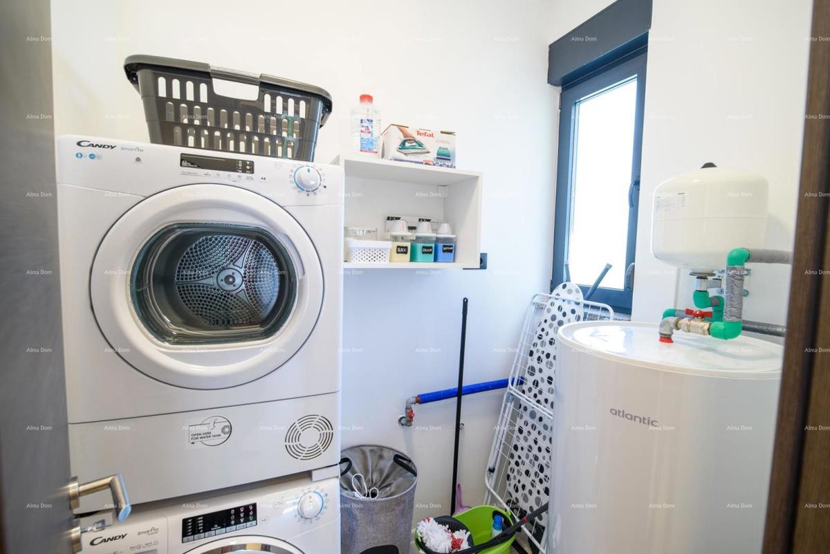 KANFANAR, MODERNA VILA PRIZEMNICA S BAZENOM – MIRNA LOKACIJA