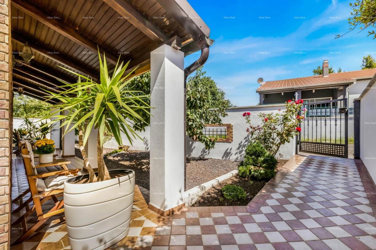 Prodamo dve povezani hiši v Pomeru