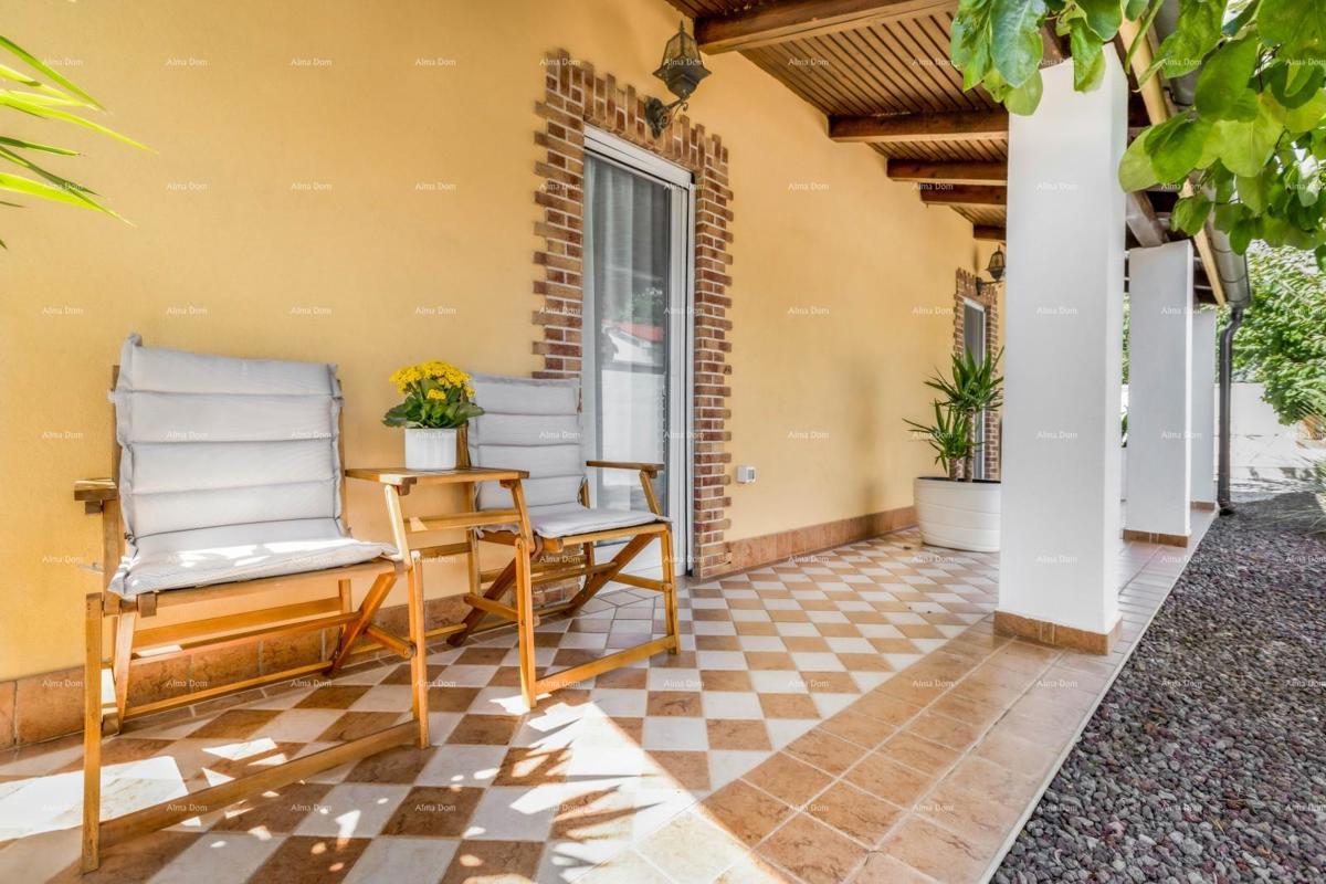 Prodamo dve povezani hiši v Pomeru