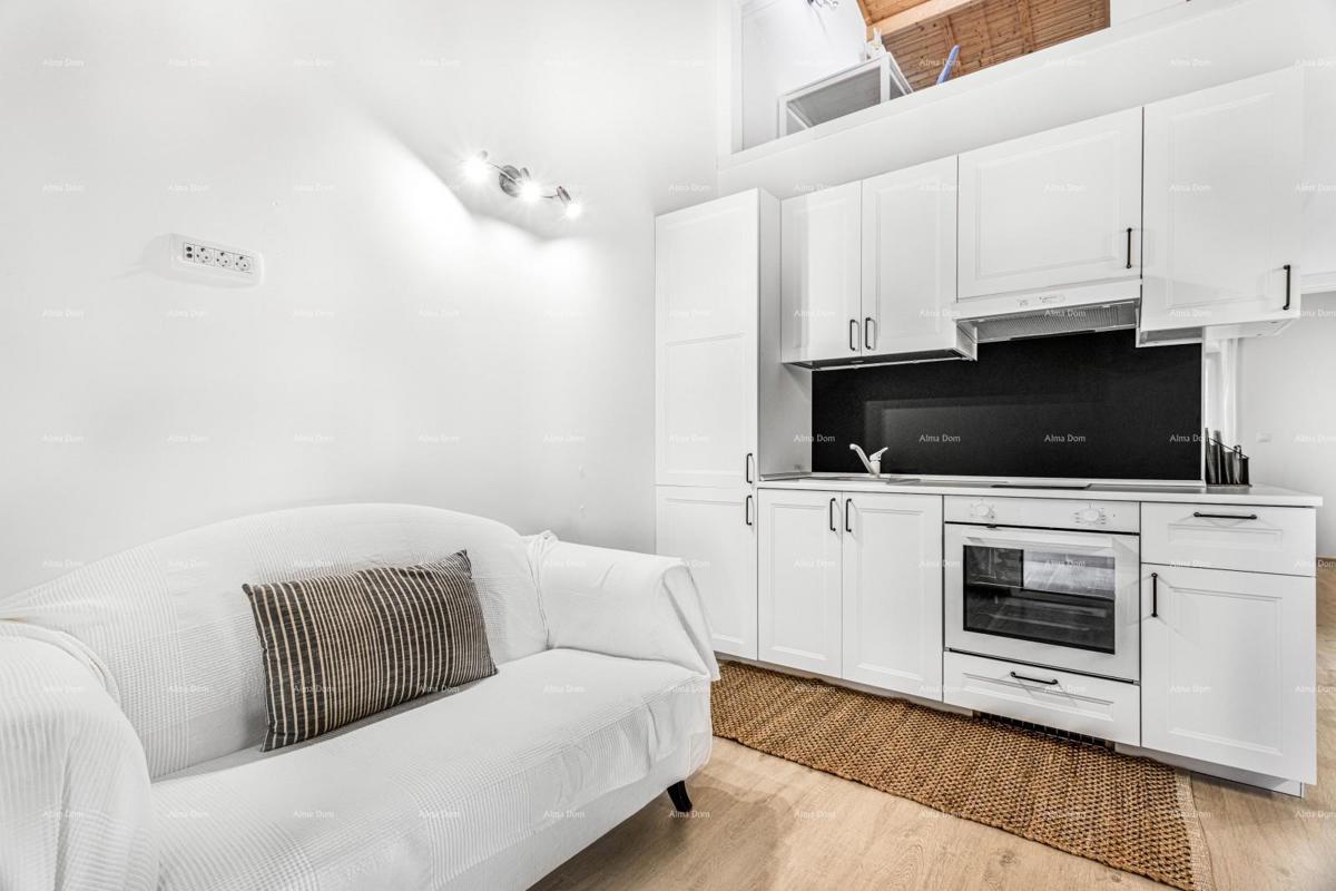 Prodamo dve povezani hiši v Pomeru