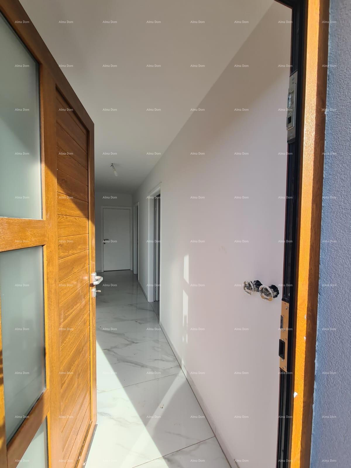 Poreč – stan v prvem nadstropju z vrtom