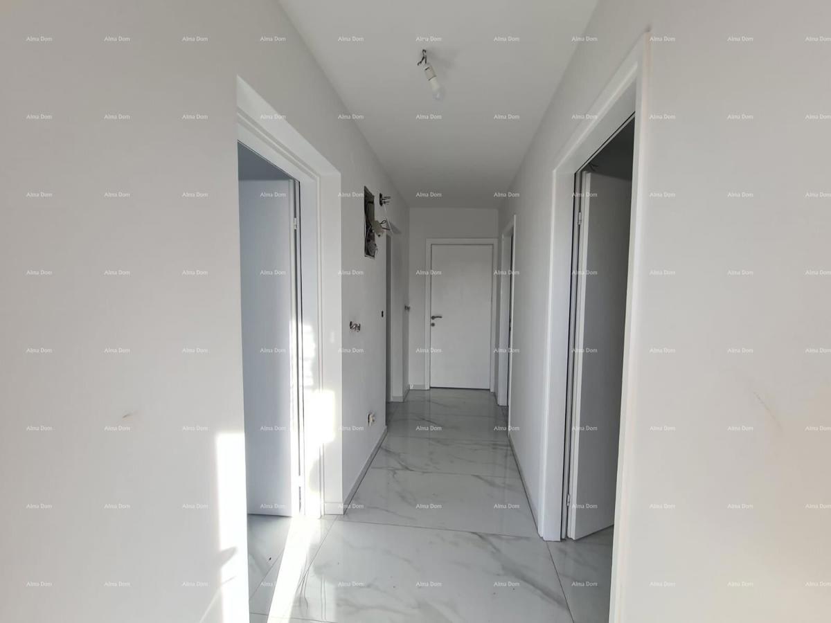 Poreč – stan v prvem nadstropju z vrtom