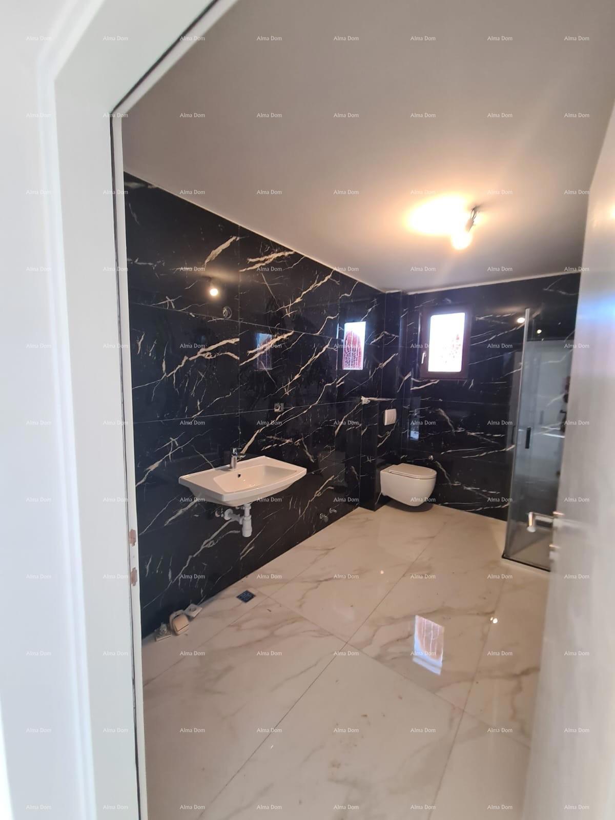 Poreč – stan v prvem nadstropju z vrtom