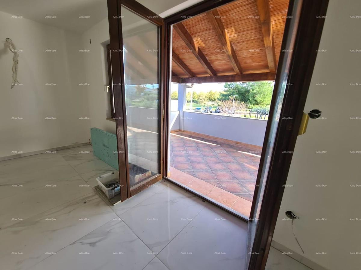 Poreč – stan v prvem nadstropju z vrtom