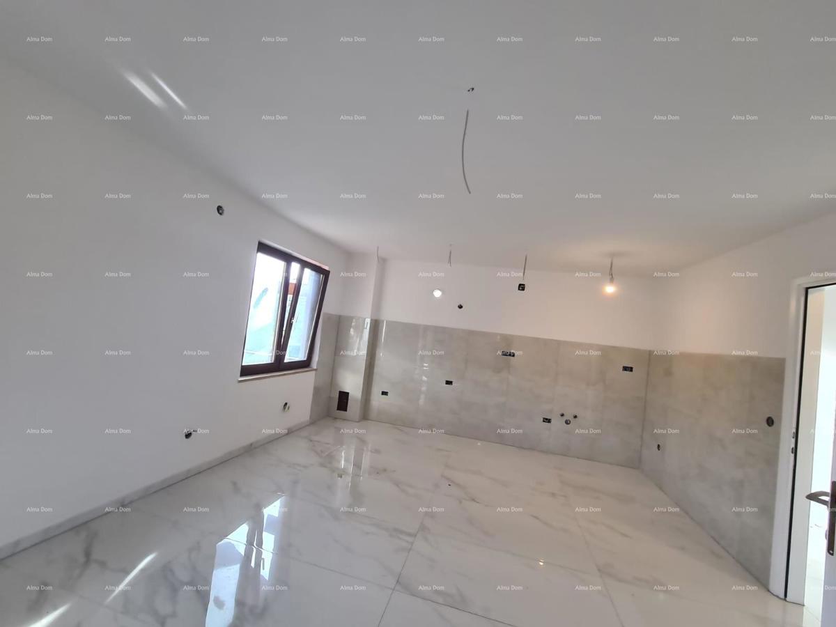 Poreč – stan v prvem nadstropju z vrtom