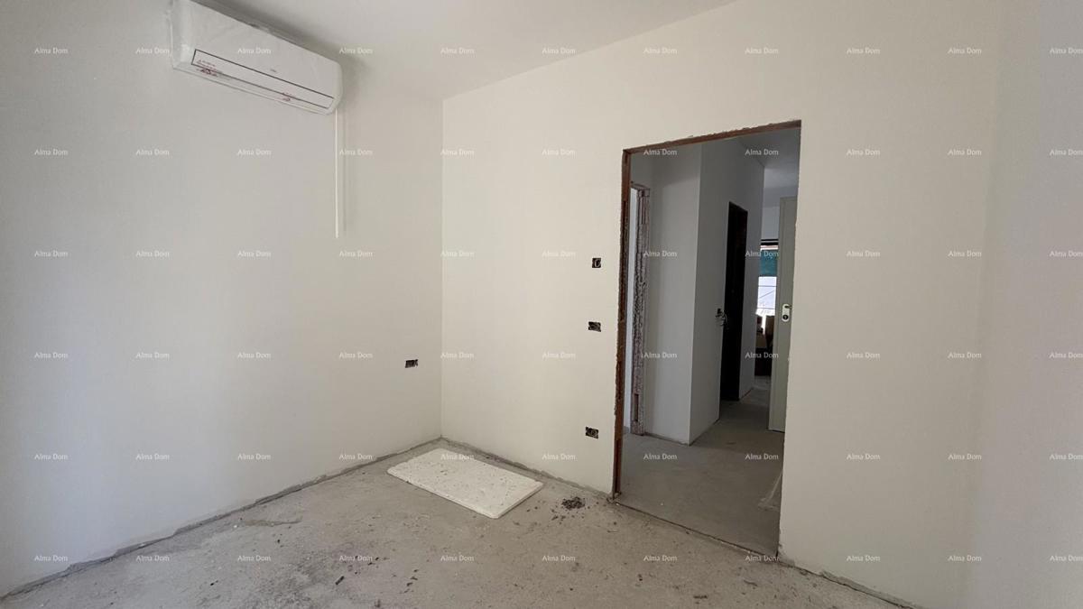 PREMANTURA - stanovanje z vrtom in bazenom, 500 m do morja (101)