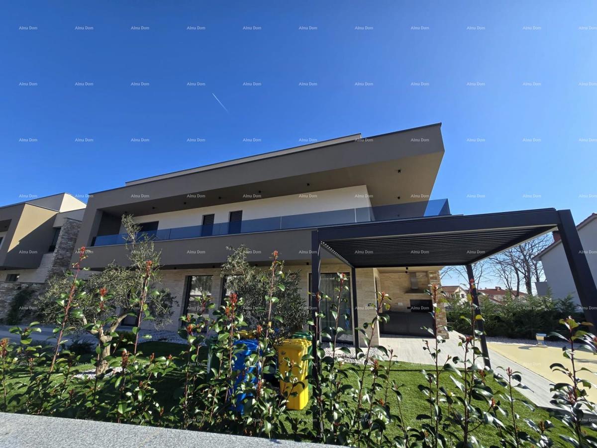 Moderna vila z bazenom in savno, Marčana!