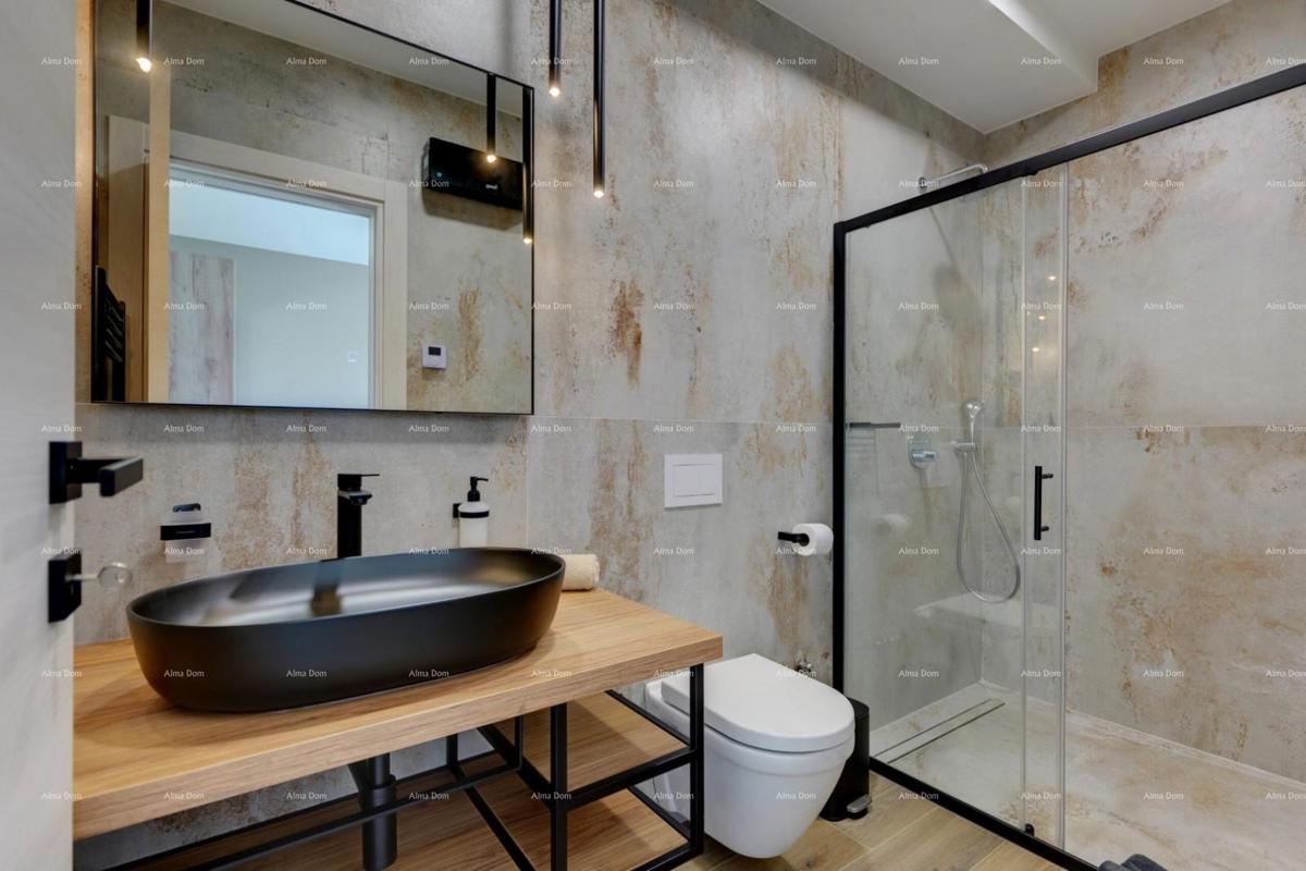 Moderna vila z bazenom in savno, Marčana!