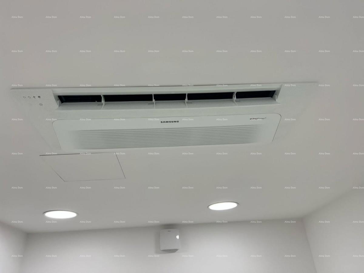 Prodajemo poslovni prostor v centru Pule.