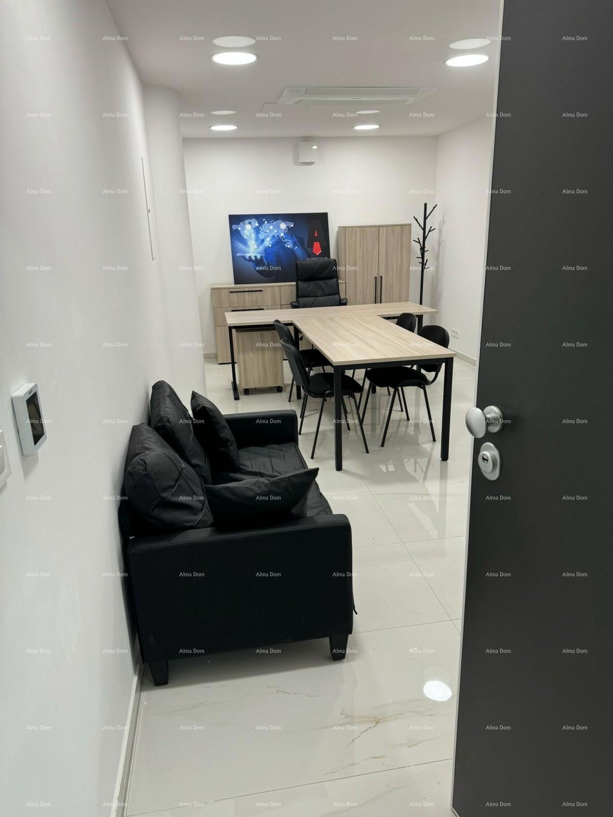 Prodajemo poslovni prostor v centru Pule.