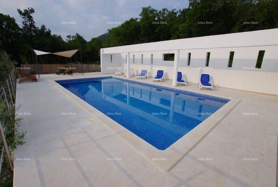 Labin, Apartmajska hiša s bazenom in pogledom na morje