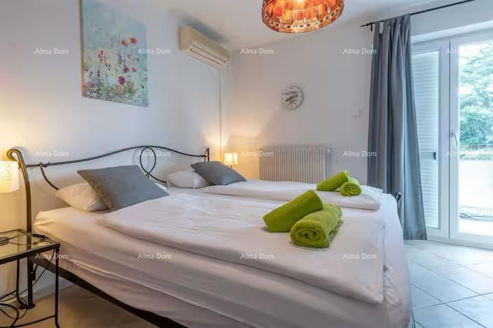 Odlična priložnost! Prodaja - atraktivna hiša s bazenom in urejenim dvoriščem, Banjole!