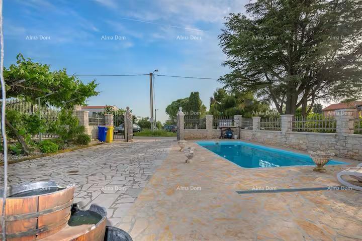 Odlična priložnost! Prodaja - atraktivna hiša s bazenom in urejenim dvoriščem, Banjole!