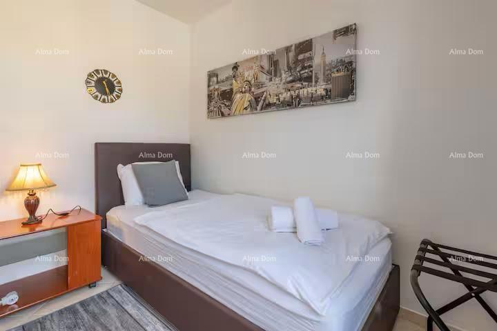 Odlična priložnost! Prodaja - atraktivna hiša s bazenom in urejenim dvoriščem, Banjole!