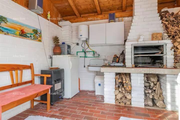 Odlična priložnost! Prodaja - atraktivna hiša s bazenom in urejenim dvoriščem, Banjole!