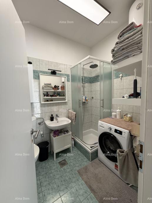 Pula, hiša z dvoriščem in pomožno zgradbo