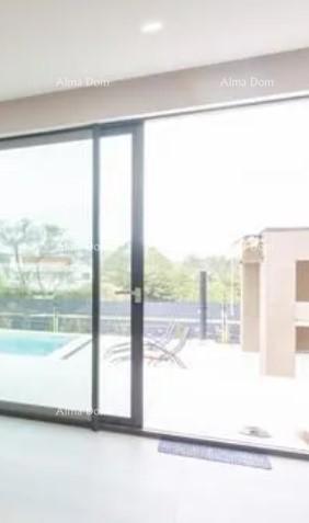 Na prodaj je moderna hiša s bazenom, ki se nahaja v idilični vasici blizu Rovinja.