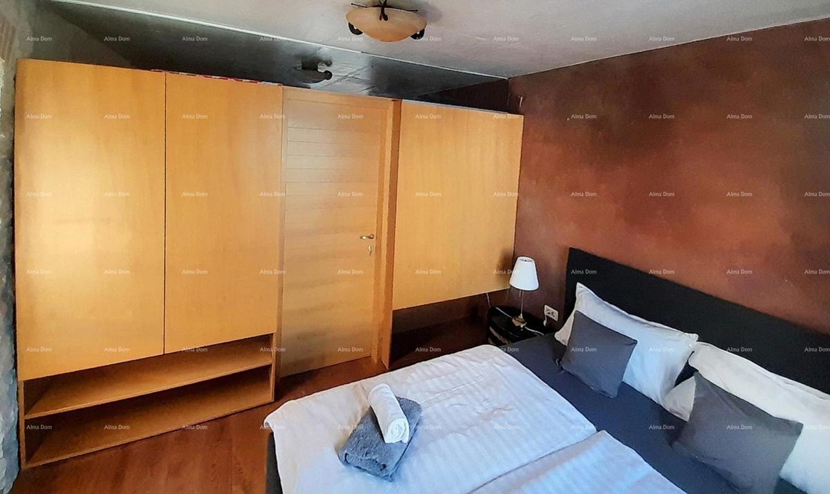 Funtana, Prodaja kamene kuće s pogledom na more