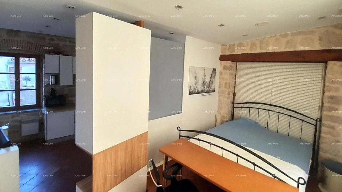 Funtana, Prodaja kamene kuće s pogledom na more