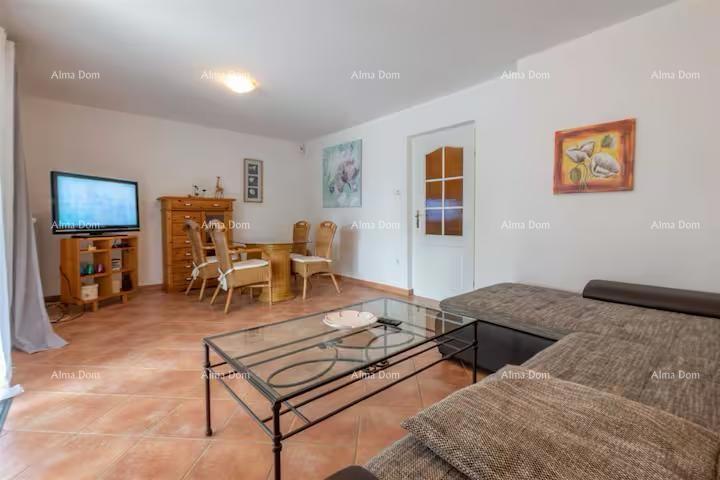 Odlična priložnost! Prodaja - atraktivna hiša s bazenom in urejenim dvoriščem, Banjole!