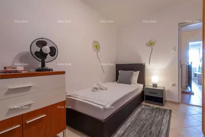 Odlična priložnost! Prodaja - atraktivna hiša s bazenom in urejenim dvoriščem, Banjole!