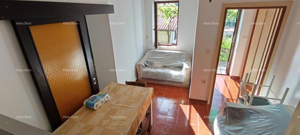 Na prodaju hiša  – Raša