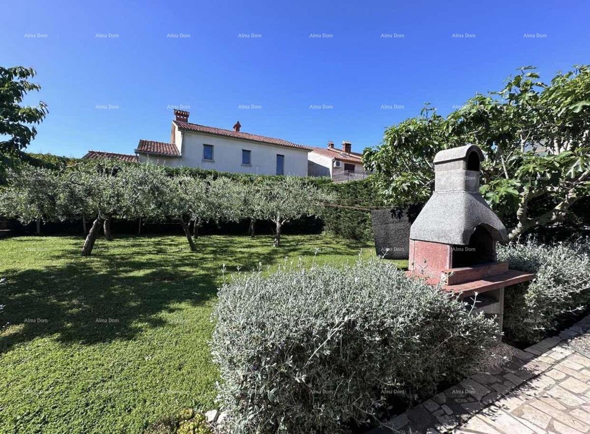 Hiša z dovoljenjem za gradnjo 4 stanovanj!