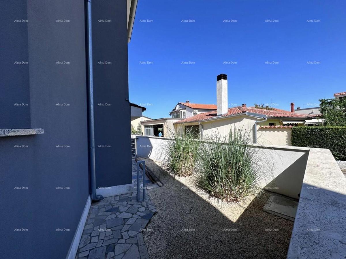 Hiša z dovoljenjem za gradnjo 4 stanovanj!