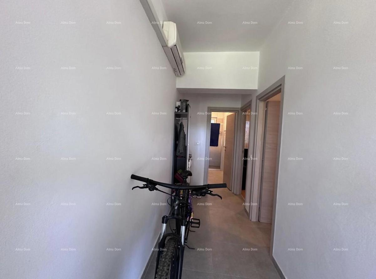 Hiša z dovoljenjem za gradnjo 4 stanovanj!