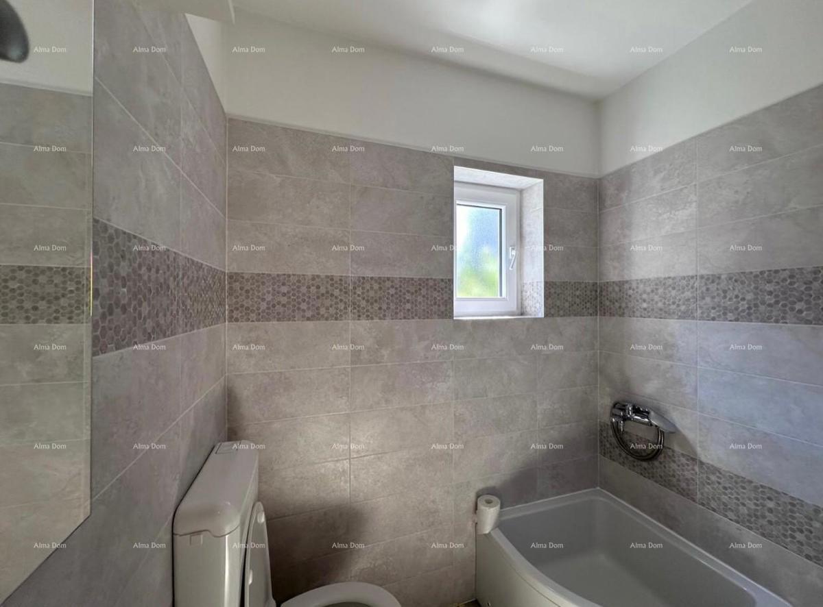 Hiša z dovoljenjem za gradnjo 4 stanovanj!