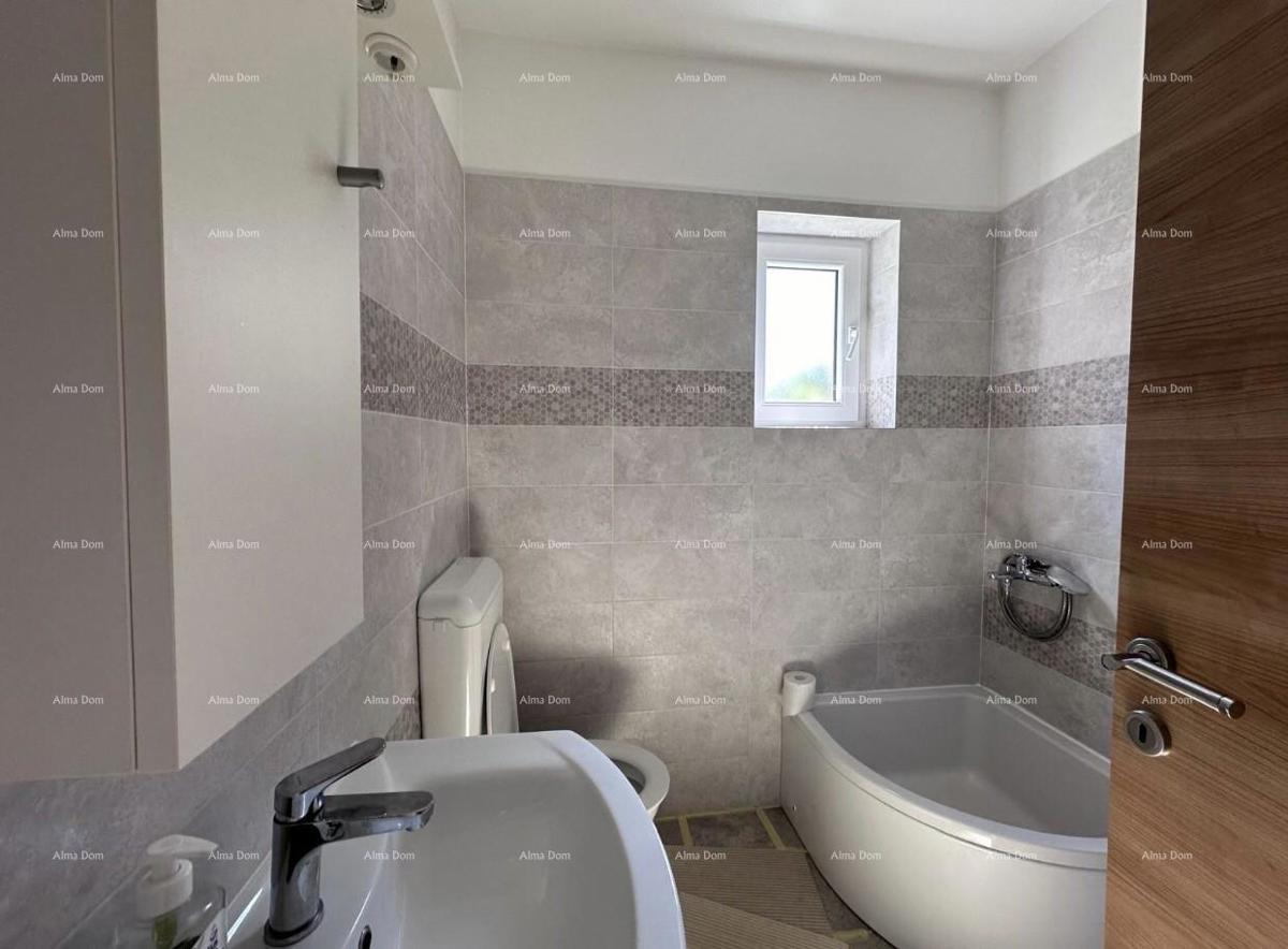 Hiša z dovoljenjem za gradnjo 4 stanovanj!