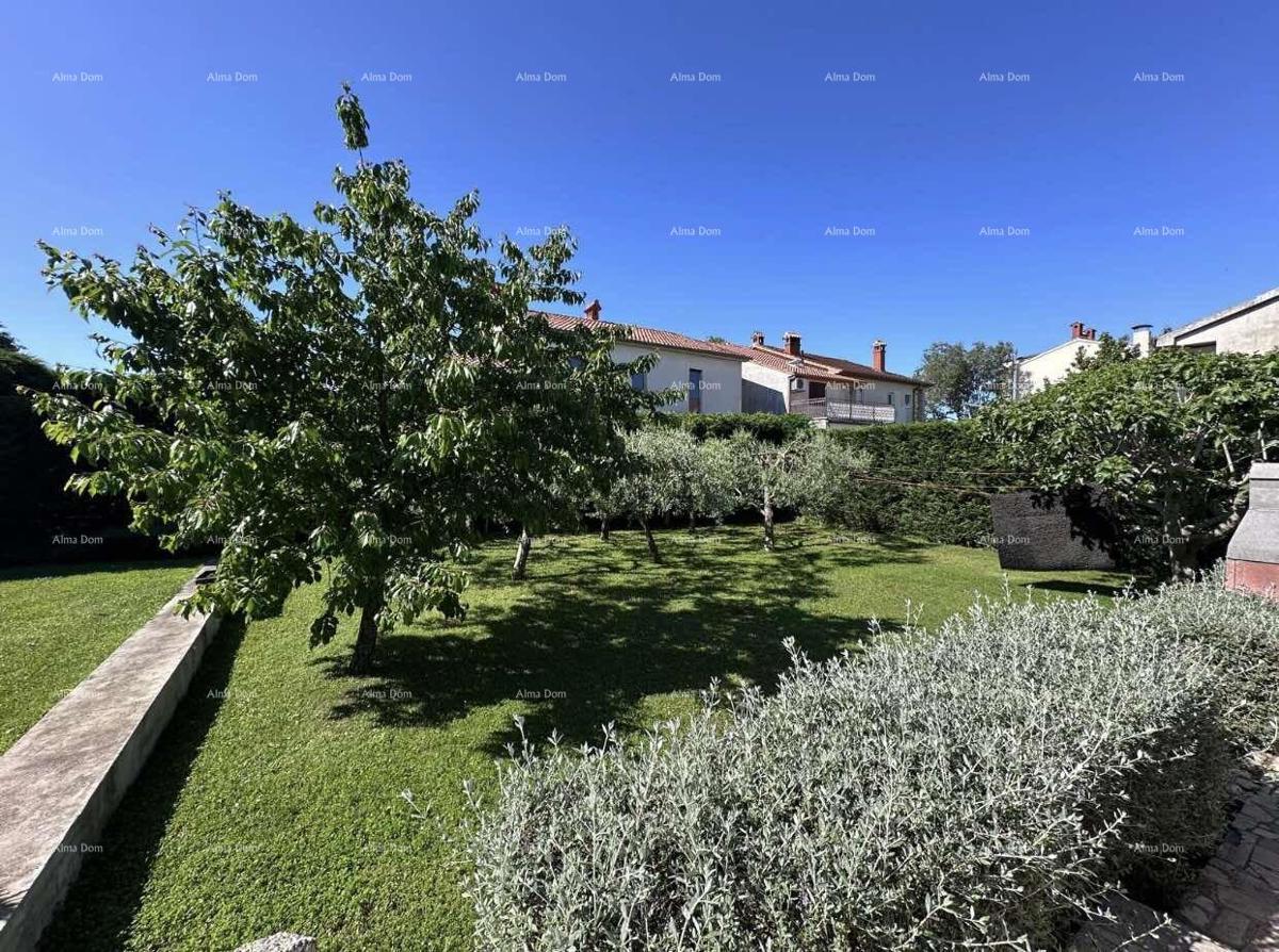 Hiša z dovoljenjem za gradnjo 4 stanovanj!