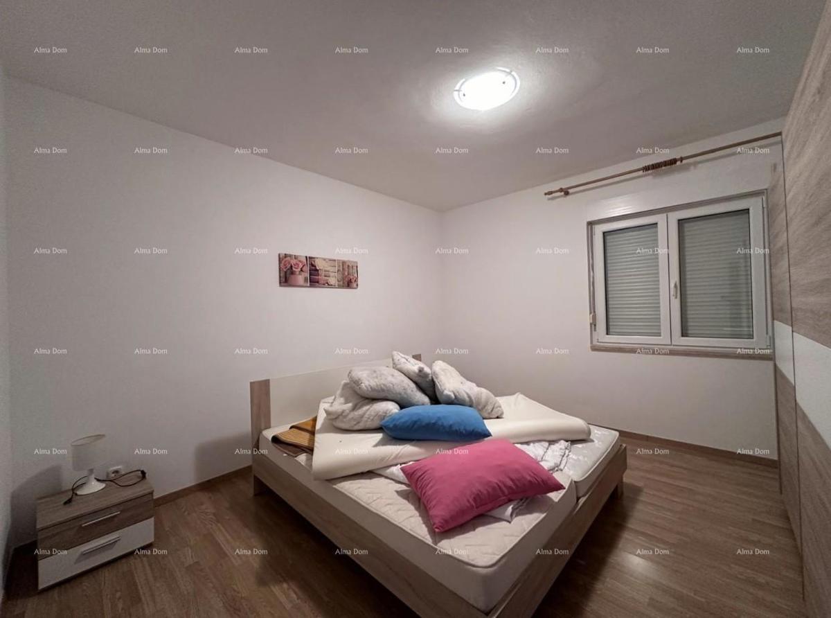 Hiša z dovoljenjem za gradnjo 4 stanovanj!