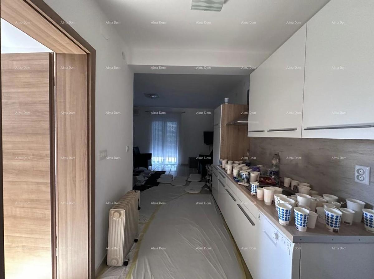 Hiša z dovoljenjem za gradnjo 4 stanovanj!