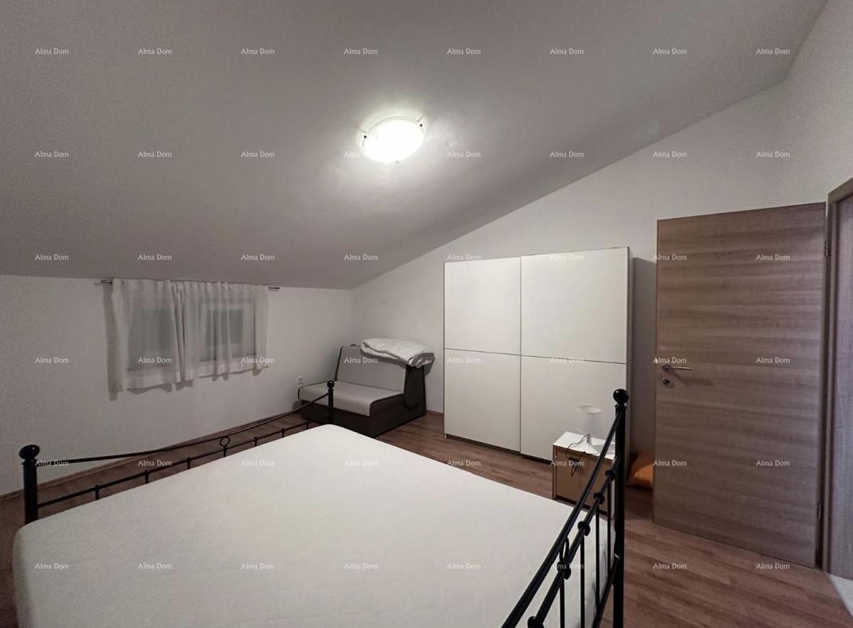 Hiša z dovoljenjem za gradnjo 4 stanovanj!