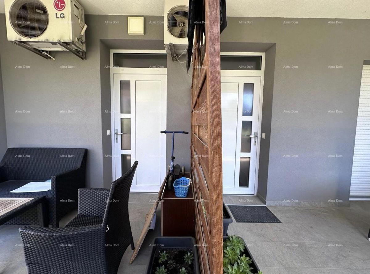 Hiša z dovoljenjem za gradnjo 4 stanovanj!