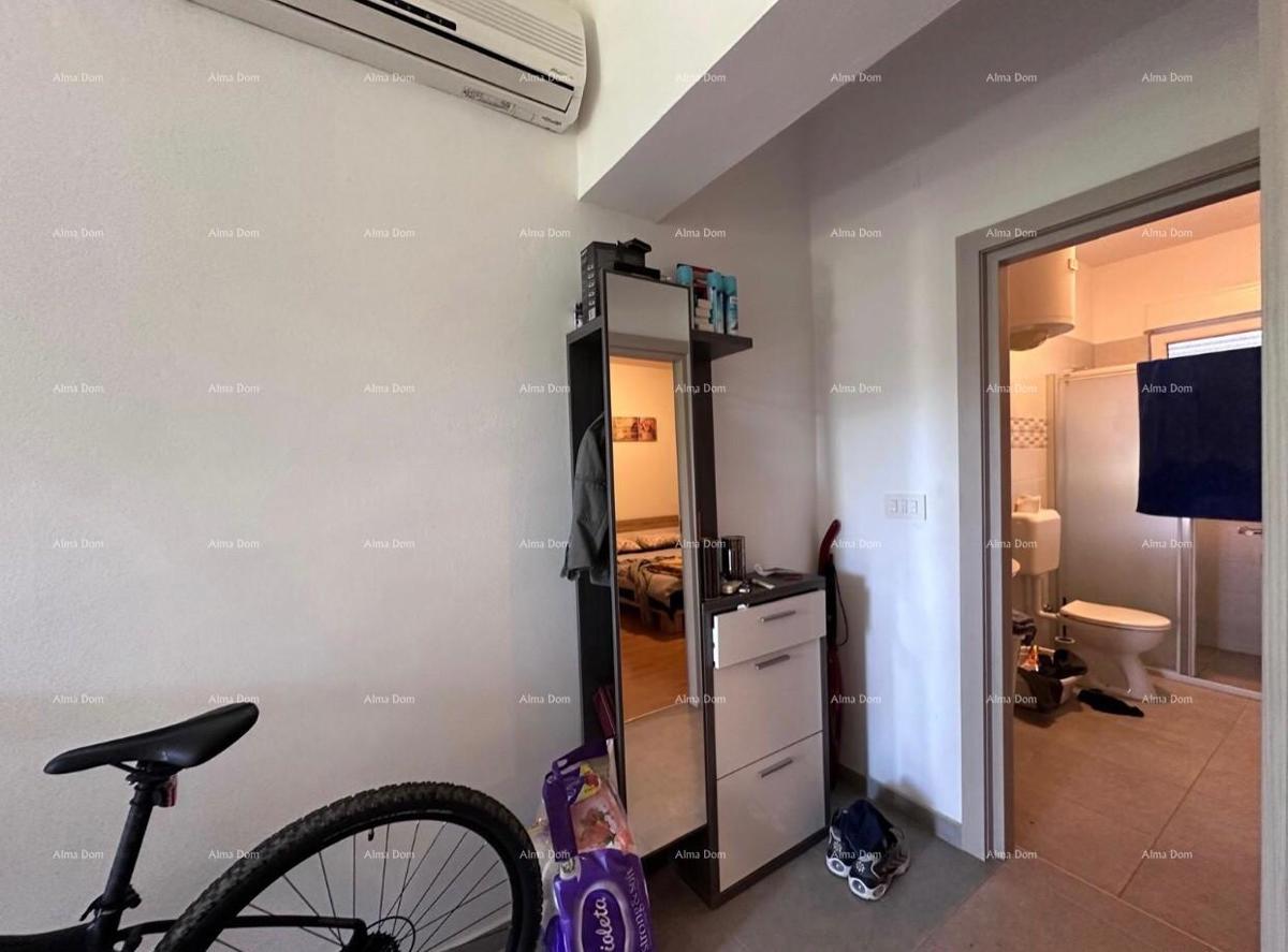 Hiša z dovoljenjem za gradnjo 4 stanovanj!