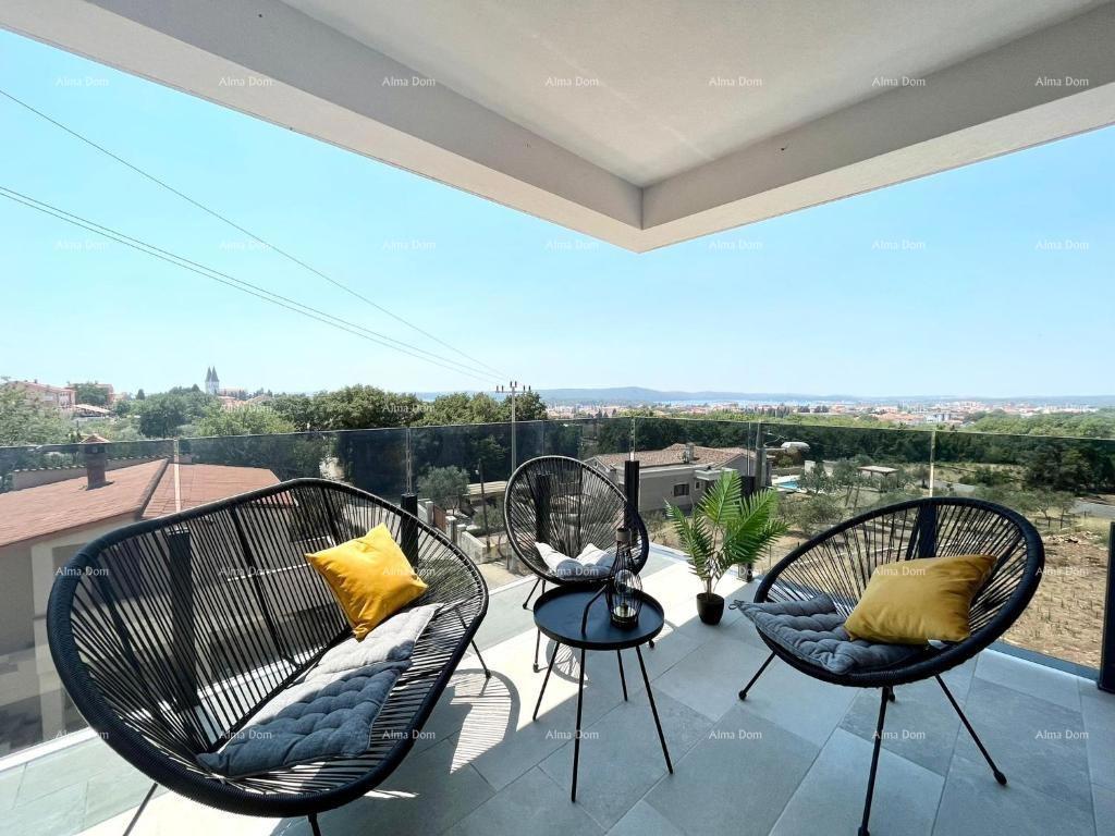 Moderna hiša s bazenom v Medulinu, idealna za družino ali naložbo!