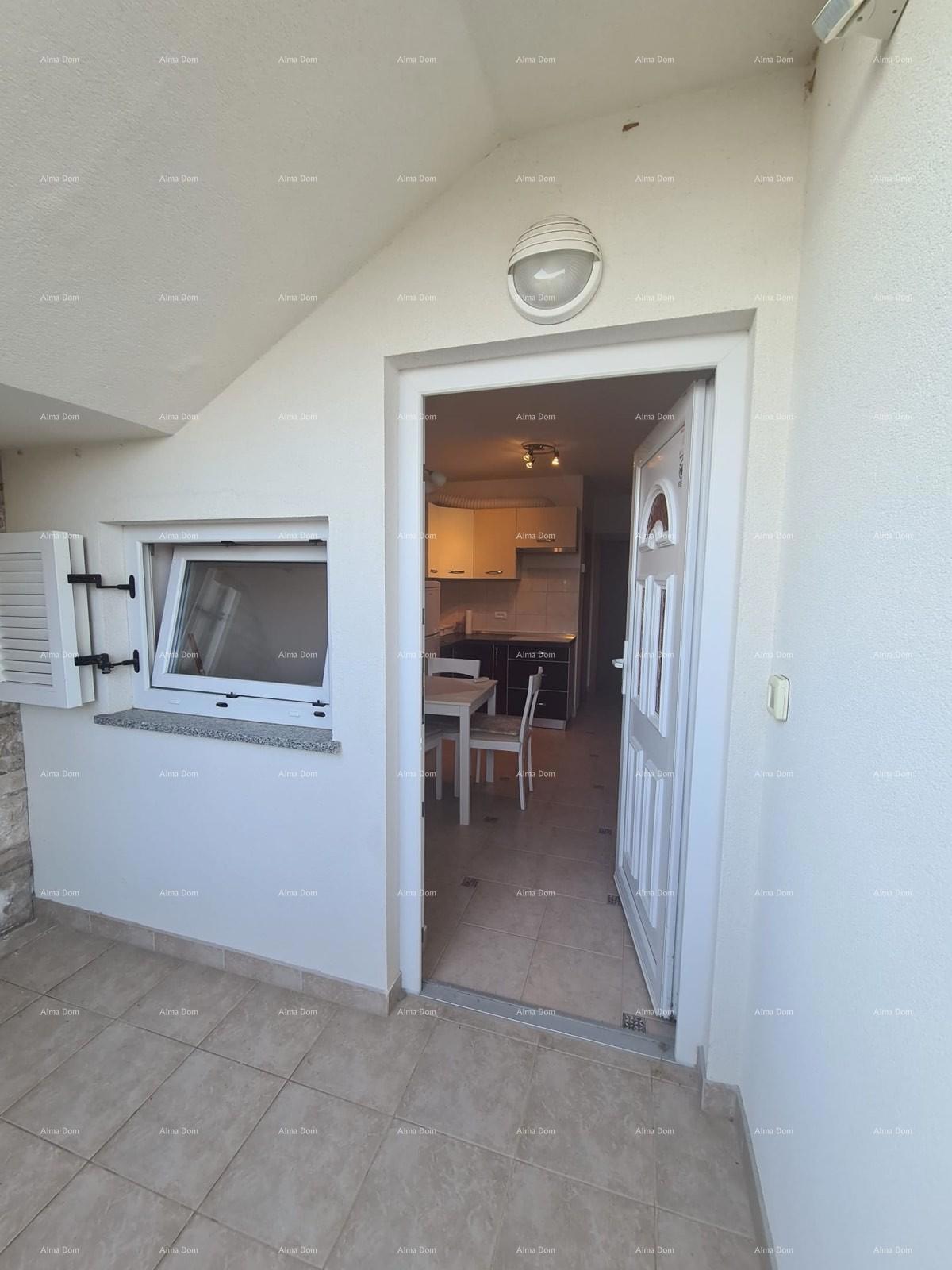 Prodaja šarmantnega stanovanja v pritličju, 60 m², Duga Uvala