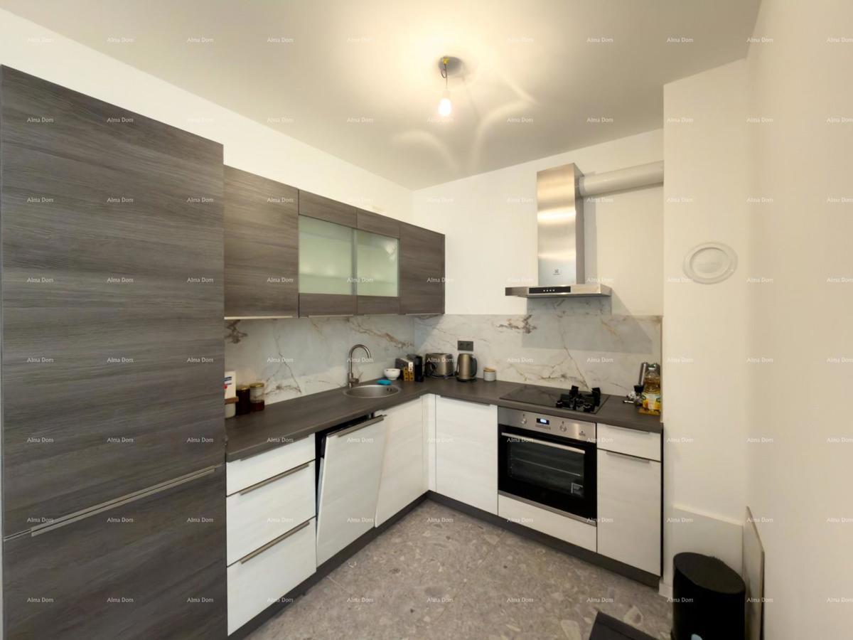 Prodaja - luksuzni stan v neposredni bližini centra - pametni dom sistem, Pula!