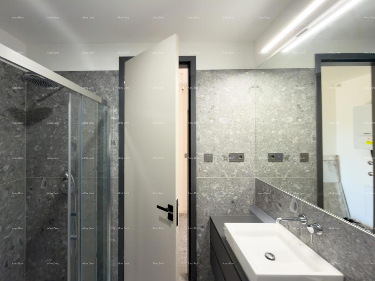 Prodaja - luksuzni stan v neposredni bližini centra - pametni dom sistem, Pula!