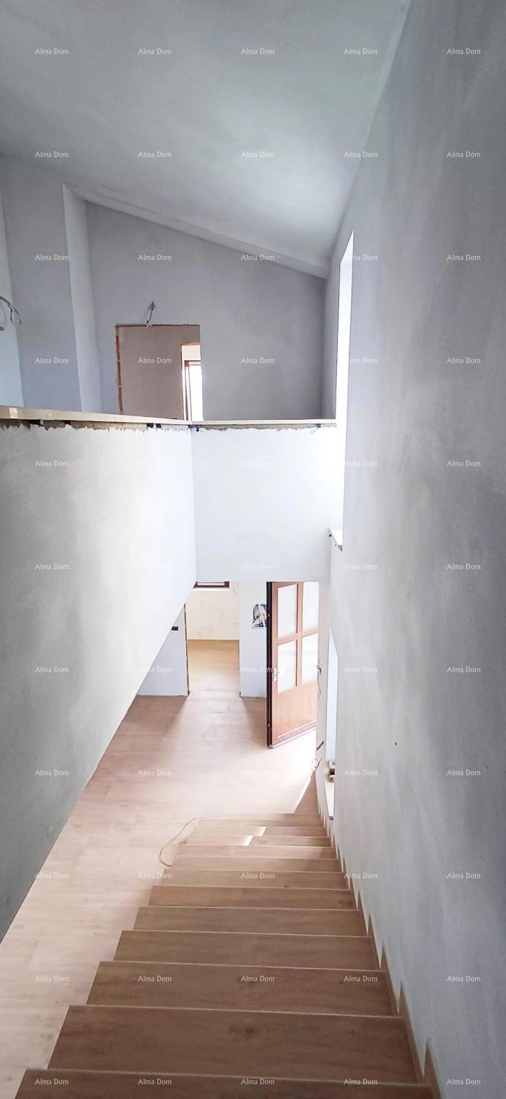 Prodaja moderne hiše s bazenom v mirnem in lepem istrskem kraju,  Svetvinčenat!