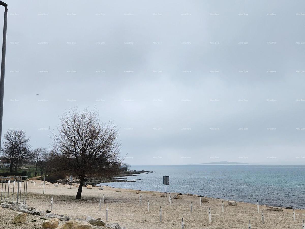 Prodamo hišo v Medulinu, 150m do plaže. Pošesi.