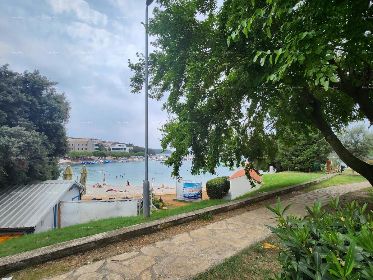 Peščena uvala, prva vrsta do morja. Apartma s pogledom na morje.