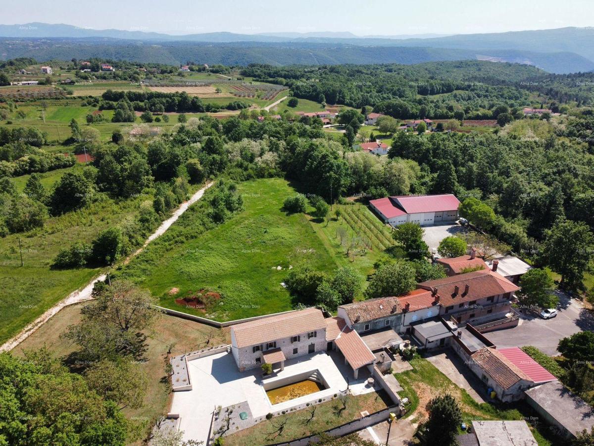 BARBAN - Gradbeno zemljišče s projektom (dupleks), 15 minut do morja