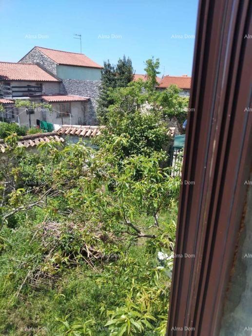 Brtonigla, Samostojna hiša z vrtom - za prenovo