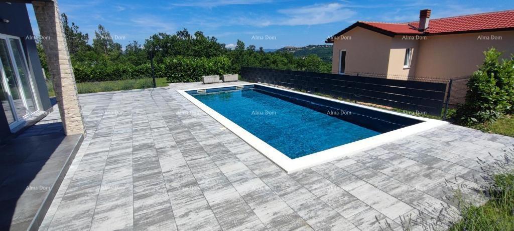 Prekrasna samostojeća hiša s bazenom v Raši, blizu morja