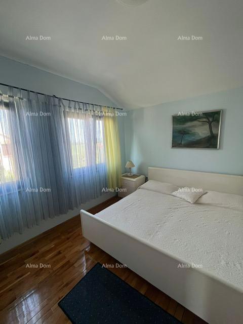 Novo v ponudbi! Odličen stan z veliko teraso in pogledom na morje, Novigrad!
