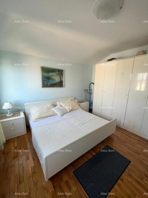 Novo v ponudbi! Odličen stan z veliko teraso in pogledom na morje, Novigrad!