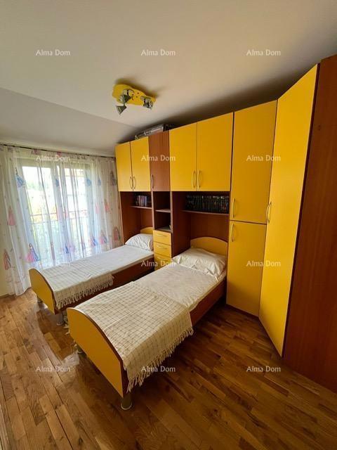 Novo v ponudbi! Odličen stan z veliko teraso in pogledom na morje, Novigrad!